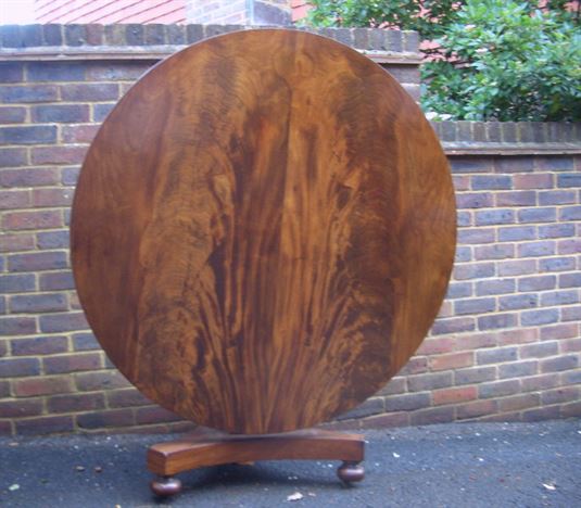 Antique Round Table - William IV Round Mahogany Breakfast Table To Seat 6 People