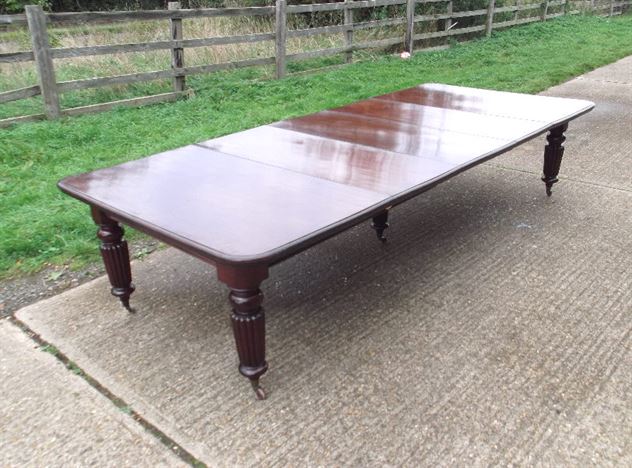 Large Antique Dining Table - Early Victorian 3 Metre Mahogany Extending Dining Table To Seat 6 To 14 People